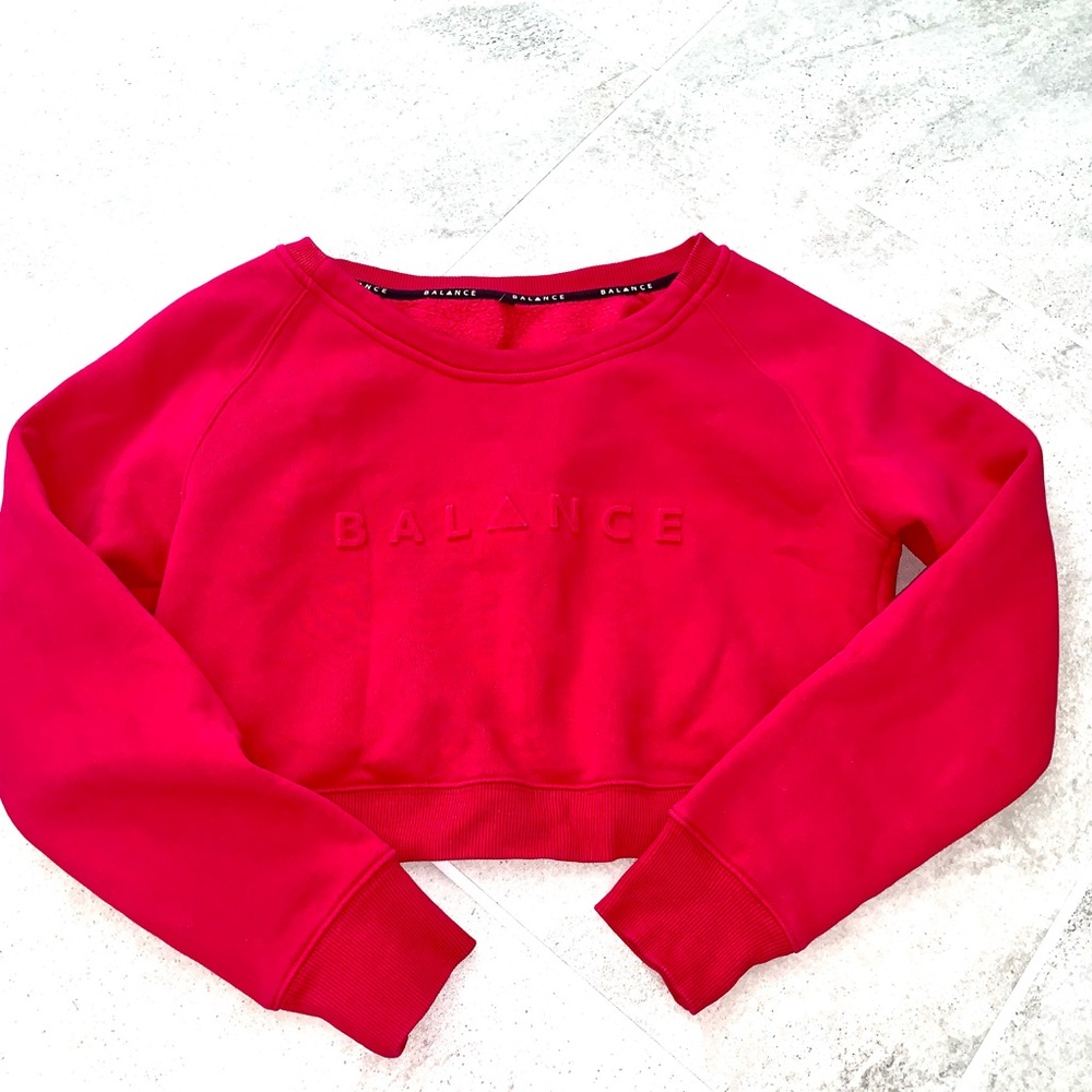 Sold —Balance Athletica Cropped Sweatshirt S
Hibiscus